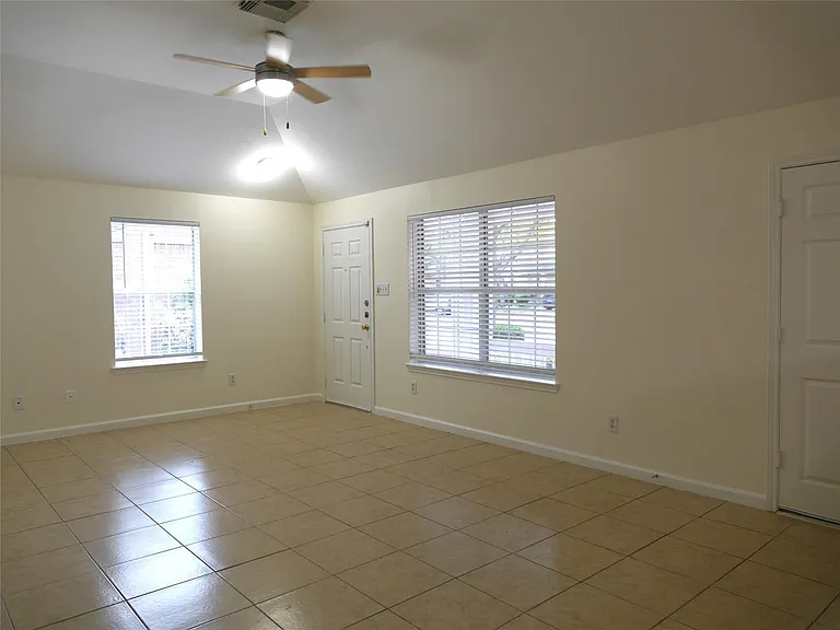 16327 Bettong Ct — Photo 6