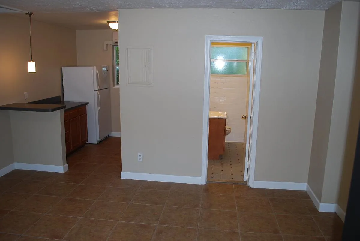 1557 Palm Ave — Photo 3
