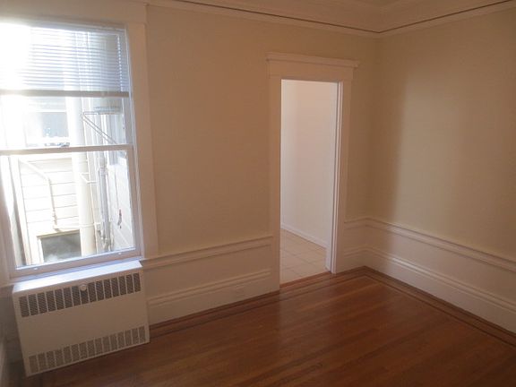2nd image of 1067 Valencia St APT 5
