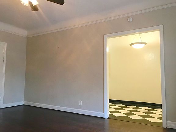 3rd image of 427 S Mariposa Ave APT 106