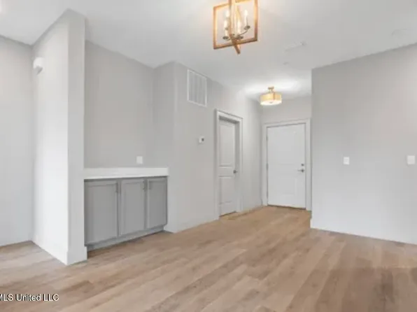 2501 Bienville Blvd #126, Ocean Springs, MS 39564