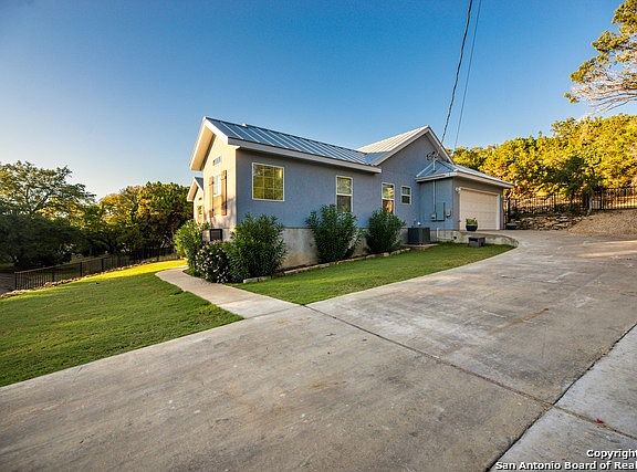 3rd image of 176 Brooklynn Ln