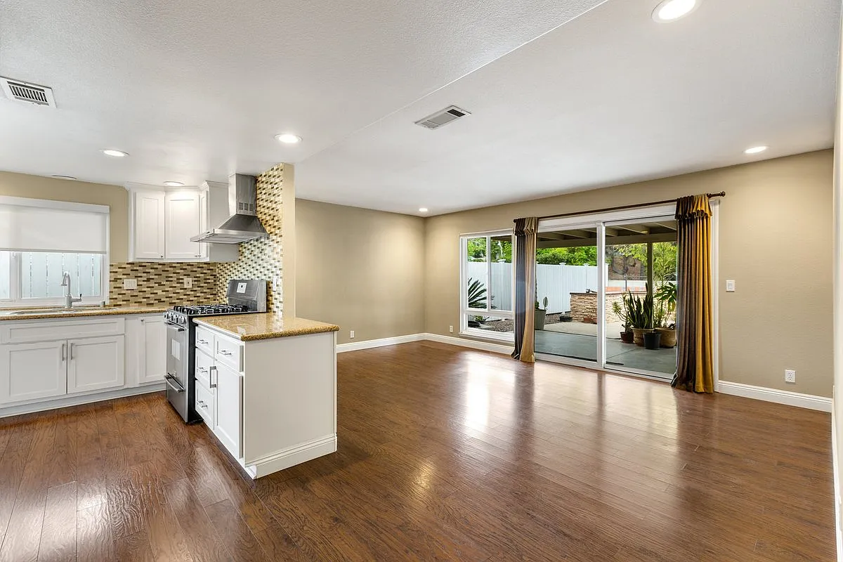 Building Photo - 1517 Uppingham Dr