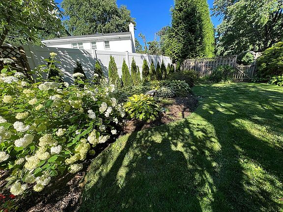 3rd image of 7800 Birnam Wood Dr