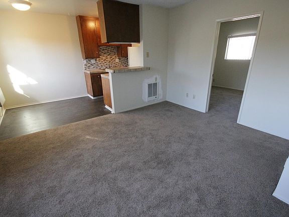 4th image of 15505 Woodruff Ave APT 11