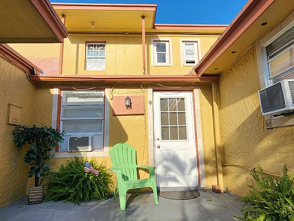 5th image of 601 S Ocean Dr APT 9