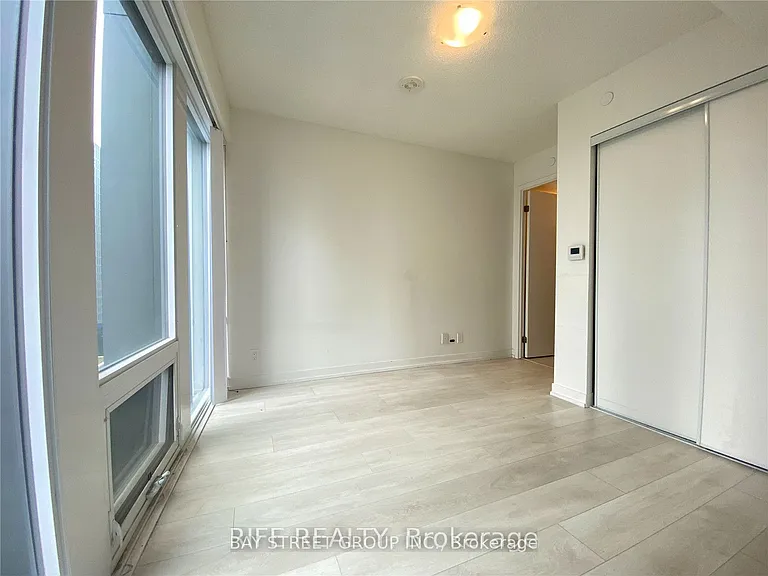 60 Shuter St #1711 — Photo 11