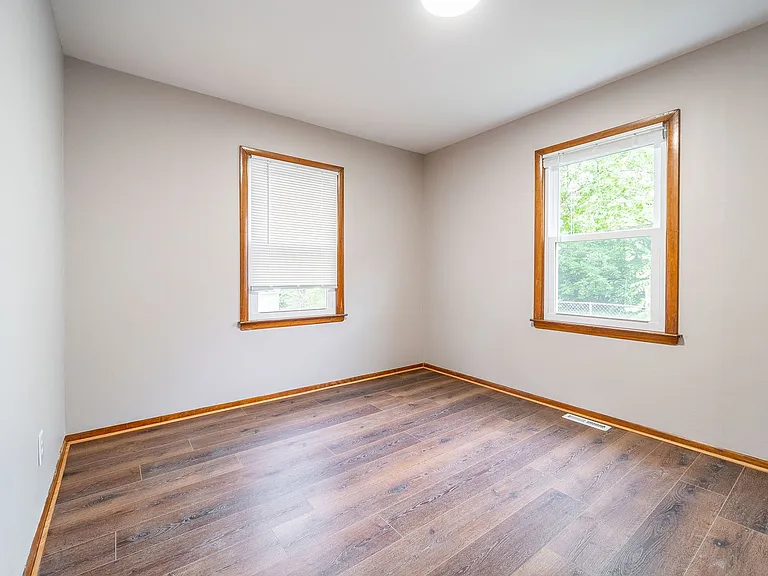 1193 Carolyn Ave — Photo 9