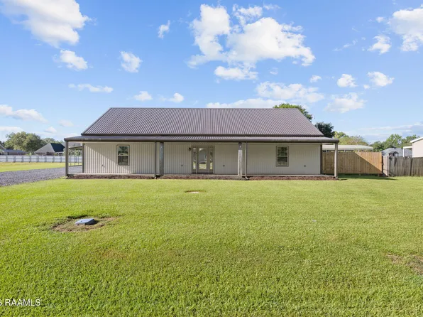 422 Longwood Dr, Opelousas, LA 70570