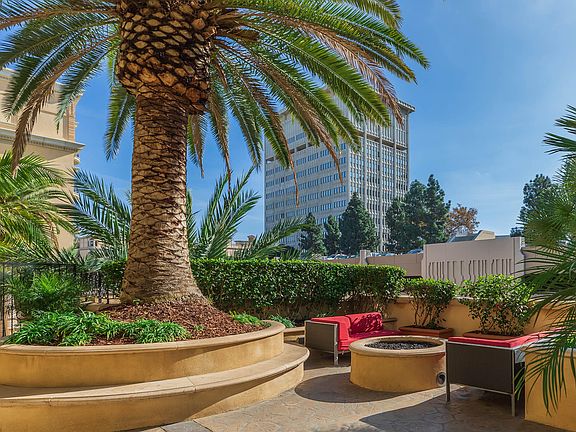 Courtyard Seating Area