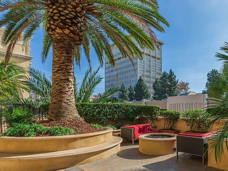 Courtyard Seating Area