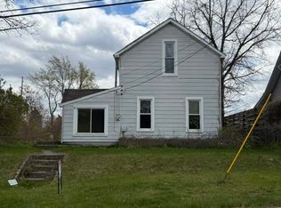 293 Birch St, Harrison, MI 48625