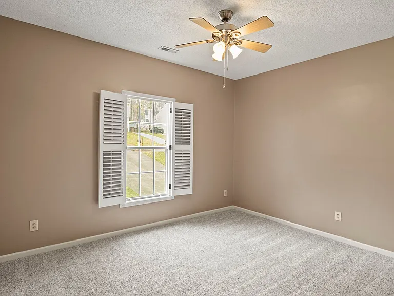328 Glencoe Dr — Photo 19