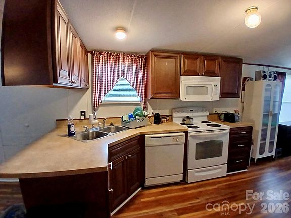 3rd image of 5928 Lewis Rd