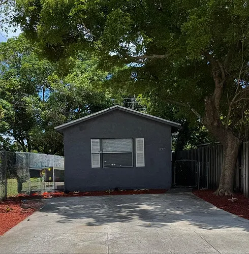 1132 NW 4th Ave #1 Photo 1