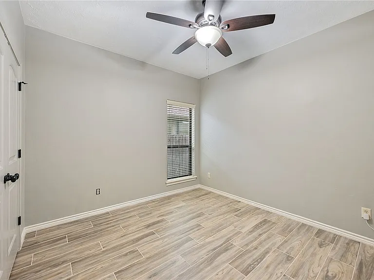 4232 Rocky Rhodes Dr — Photo 8