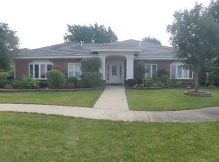 25 Whippoorwill Ct, Roselle, IL 60172