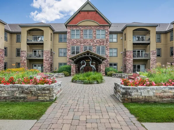 1940 Fulham St APT 104, Roseville, MN 55113