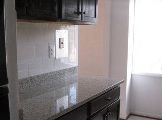 4120 Mangalore Dr APT 101, Annandale, VA 22003