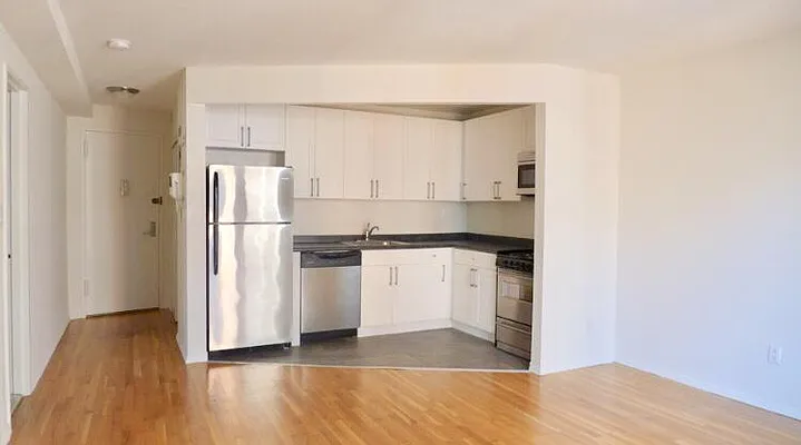 Rented by Metro Realty NY Inc | media 3