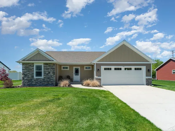 951 Underwood St, Essexville, MI 48732