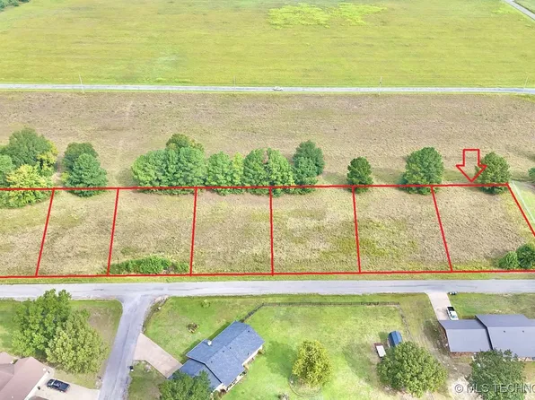 18 NW L St, Stigler, OK 74462