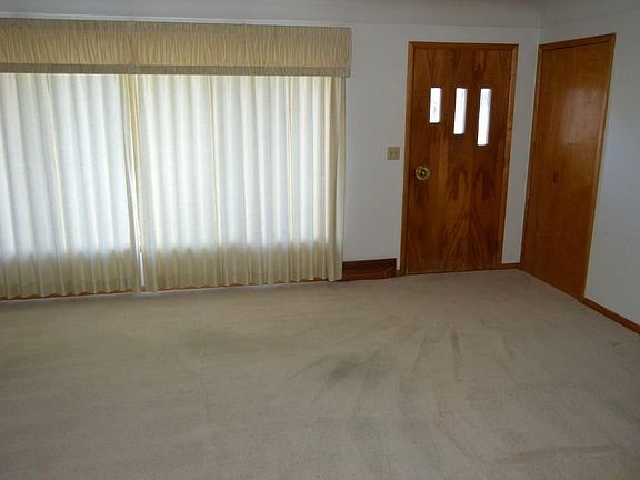 2nd image of 116 Scenic Dr