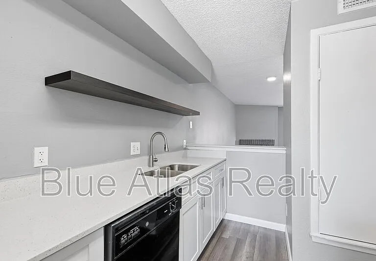 8108 Foxfire Ln #B — Photo 8