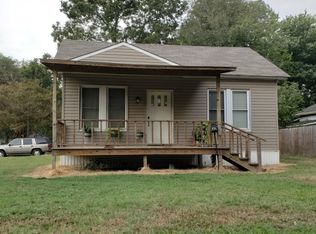 312 W 6th St, Stuttgart, AR 72160