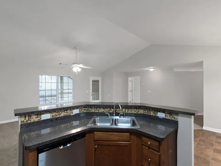 121 Breckenridge Point — Photo 9
