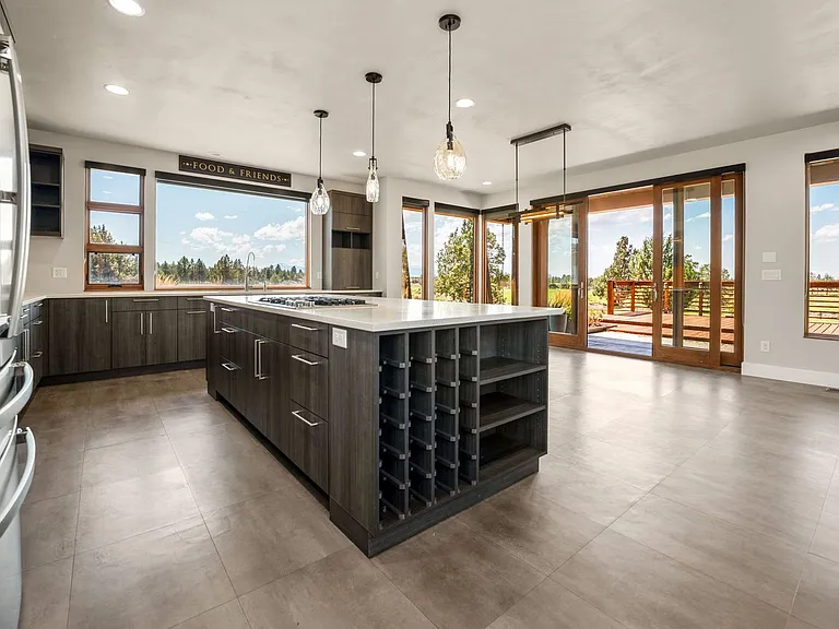 64144 Pioneer Loop — Photo 11