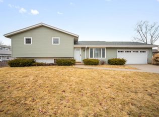 9622 W Tupelo Ct, Milwaukee, WI 53224