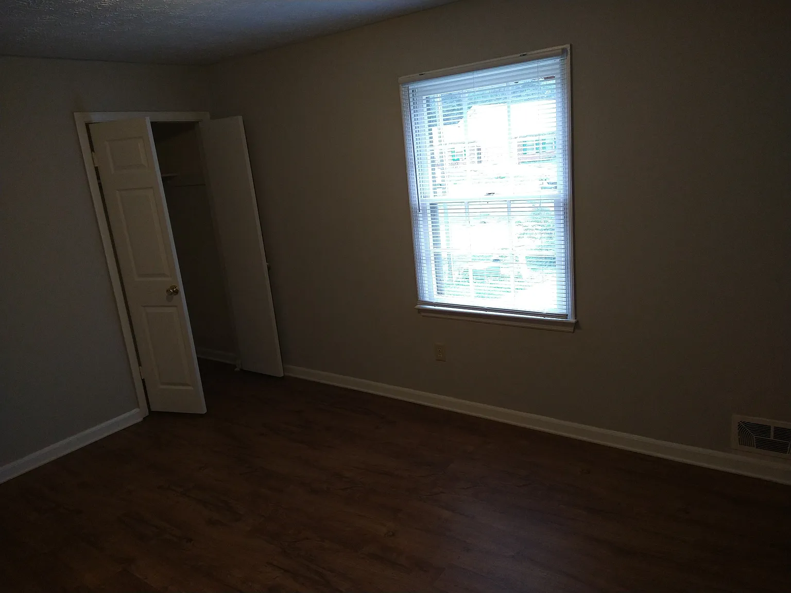 2 bed, 900 sqft, $1,350 — Photo 3
