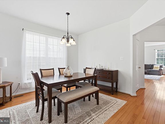 5th image of 8863 Flatbush Ct