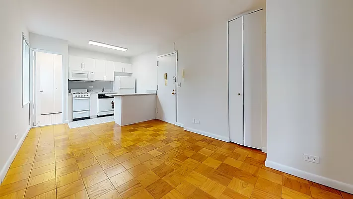 Rented by Bond New York | media 6