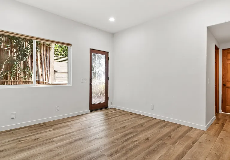 2594 Montgomery Ave #1 — Photo 3