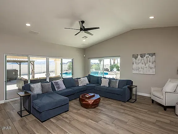 4 bed, 2321 sqft, $3,800 — Photo 4