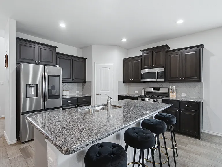313 Sky Meadow Ln — Photo 6