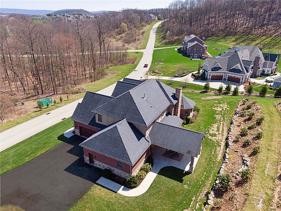 2nd image of 1304 Woodbridge Dr