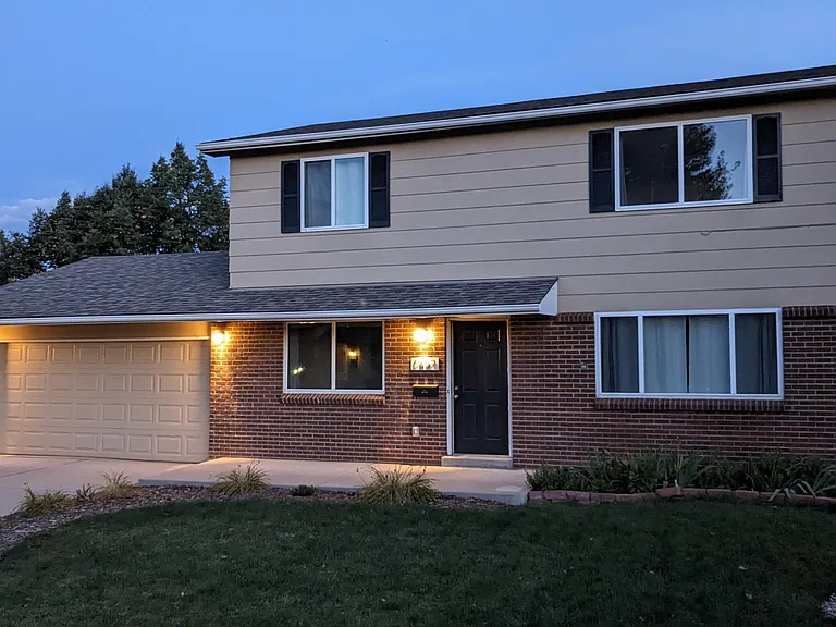 6852 S Clermont Dr — Photo 17