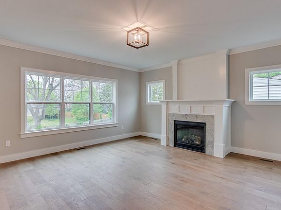 5th image of 528 Andrews Ave