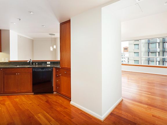 2nd image of 400 Beale St APT 1003