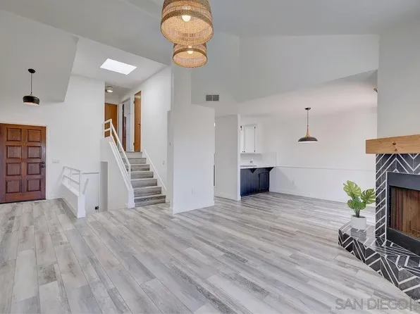 303 Crocus Ct, Encinitas, CA 92024