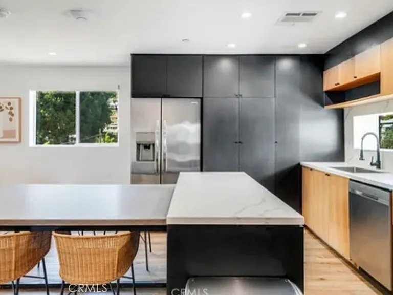 1943 Carmen Ave #1945 — Photo 4