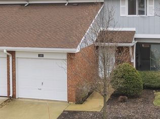 1262 Borough Ct, Wheaton, IL 60189