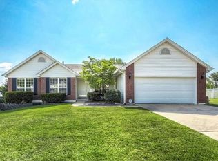 5010 Royal Burgess Dr, Saint Peters, MO