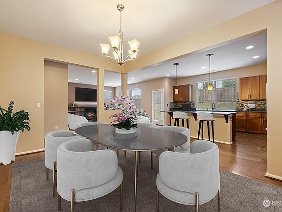 5th image of 19513 19th Avenue Ct E