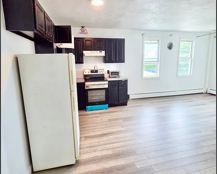681 Providence St — Photo 4