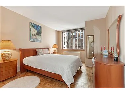 Rented by Douglas Elliman | media 7