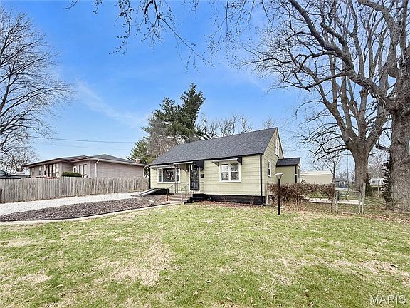 2nd image of 624 W New St
